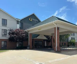 Photo 2 - Quality Inn Warrensburg