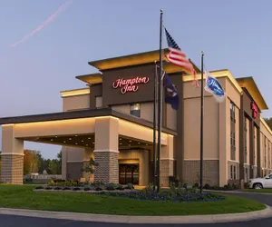 Photo 2 - Hampton Inn Mt. Pleasant