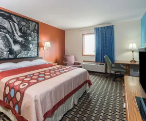 Photo 5 - Super 8 by Wyndham Staunton