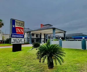 Photo 2 - Texas Inn & Suites Raymondville