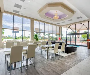 Photo 3 - Quality Inn & Suites Kissimmee by The Lake