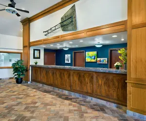 Photo 2 - Oxford Suites Hermiston