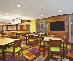 Photo 2 - Fairfield Inn & Suites by Marriott Chicago Southeast/Hammond