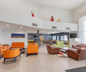 Photo 3 - Quality Inn & Suites Denver Airport - Gateway Park