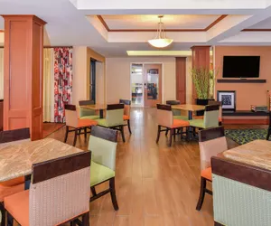 Photo 3 - Hampton Inn Martinsburg