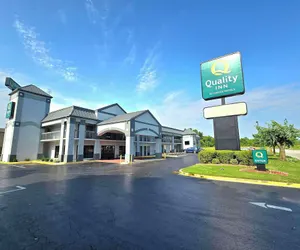 Photo 2 - Quality Inn Fort Campbell