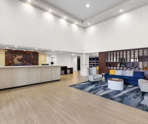 Photo 4 - Comfort Suites Austin Airport