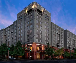 Photo 2 - Residence Inn by Marriott Portland Downtown/RiverPlace