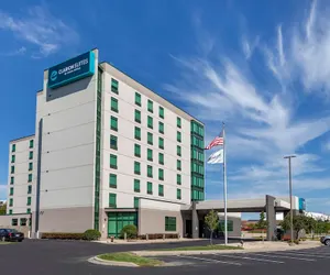 Photo 2 - Clarion Suites at the Alliant Energy Center