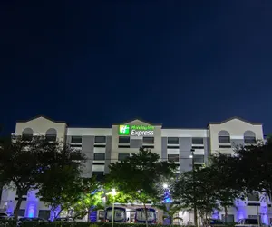 Photo 2 - Holiday Inn Express & Suites Ft. Lauderdale Airport West, an IHG Hotel