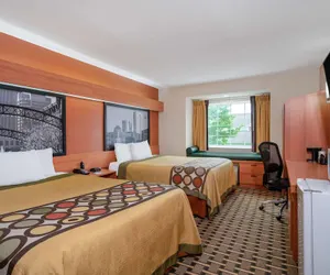 Photo 4 - Super 8 by Wyndham Columbus West