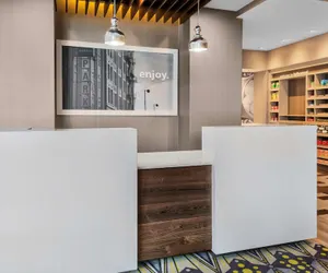 Photo 4 - Hampton Inn & Suites Los Angeles/Hollywood