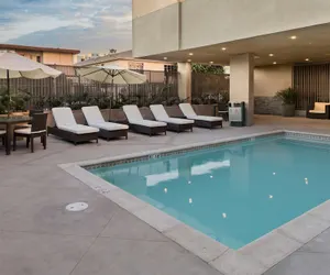 Photo 2 - Hampton Inn & Suites Los Angeles/Hollywood