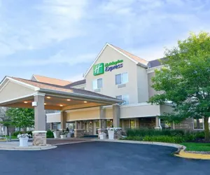 Photo 2 - Holiday Inn Express & Suites Chicago-Deerfield/Lincoln, an IHG Hotel