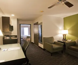 Photo 4 - Holiday Inn Express & Suites Chicago-Deerfield/Lincolnshire by IHG