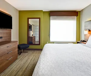 Photo 5 - Holiday Inn Express Newport North - Middletown by IHG