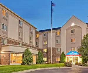 Photo 2 - Candlewood Suites Indianapolis by IHG