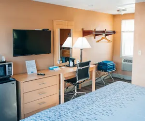 Photo 4 - Quiet Corner Inn