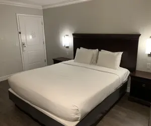 Photo 5 - Stargazer Inn and Suites