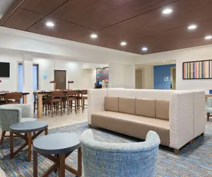 Photo 3 - Holiday Inn Express & Suites Columbus Airport East by IHG