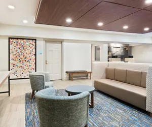 Photo 4 - Holiday Inn Express & Suites Columbus Airport East by IHG