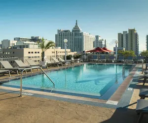 Photo 2 - Courtyard by Marriott Miami Beach-South Beach
