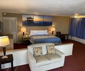 Photo 5 - Days Inn by Wyndham Newport OR