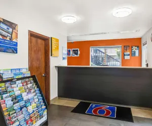 Photo 3 - Motel 6 Portland, OR - Downtown