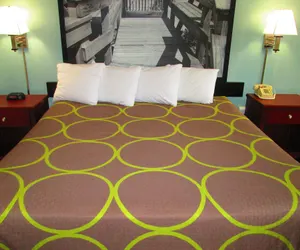 Photo 5 - Super 8 by Wyndham Ft Walton Beach