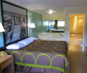 Photo 4 - Super 8 by Wyndham Ft Walton Beach