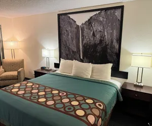 Photo 5 - Super 8 by Wyndham Selma/Fresno Area