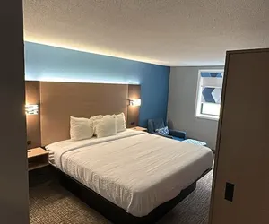 Photo 2 - Super 8 by Wyndham Mankato