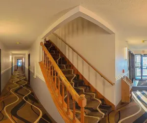 Photo 4 - Coratel Inn & Suites by Jasper Hastings