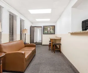 Photo 3 - Super 8 by Wyndham Montgomery Maybrook