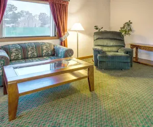 Photo 3 - Super 8 by Wyndham Hartford WI