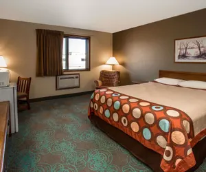 Photo 5 - Super 8 by Wyndham Hartford WI