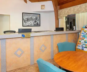 Photo 3 - Super 8 by Wyndham North Palm Beach