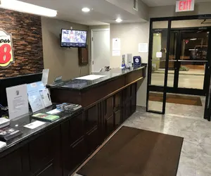 Photo 2 - Super 8 by Wyndham Hernando