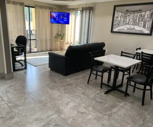 Photo 4 - Super 8 by Wyndham Hernando