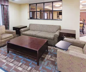 Photo 3 - La Quinta Inn & Suites by Wyndham Columbus - Grove City