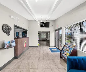 Photo 4 - Super 8 by Wyndham Lantana West Palm Beach