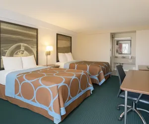 Photo 5 - Super 8 by Wyndham Lantana West Palm Beach