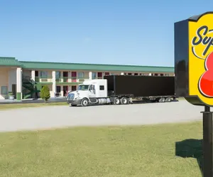 Photo 2 - Super 8 by Wyndham Ashburn