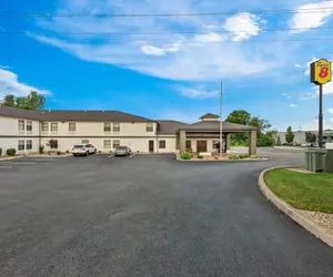 Photo 2 - Super 8 by Wyndham Bellefontaine