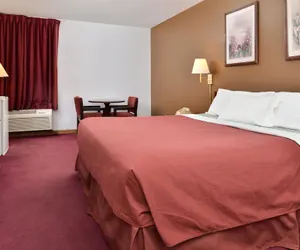Photo 4 - Americas Best Value Inn Beardstown