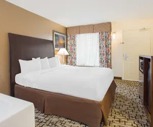 Photo 5 - SureStay Hotel by Best Western North Myrtle Beach