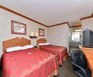 Photo 3 - Econo Lodge