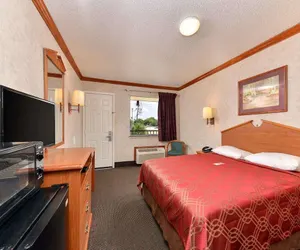 Photo 5 - Econo Lodge