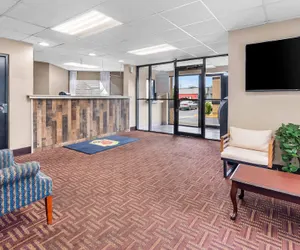 Photo 3 - Super 8 by Wyndham Columbia