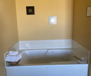 Photo 5 - Super 8 by Wyndham Jackson MN